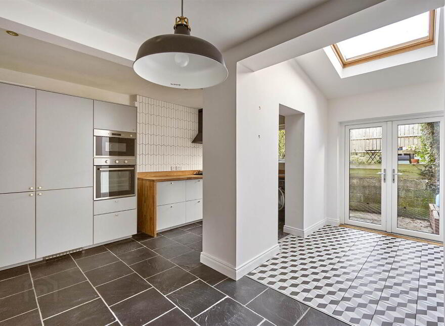 4 Downshire Place, Holywood, BT18 9LR