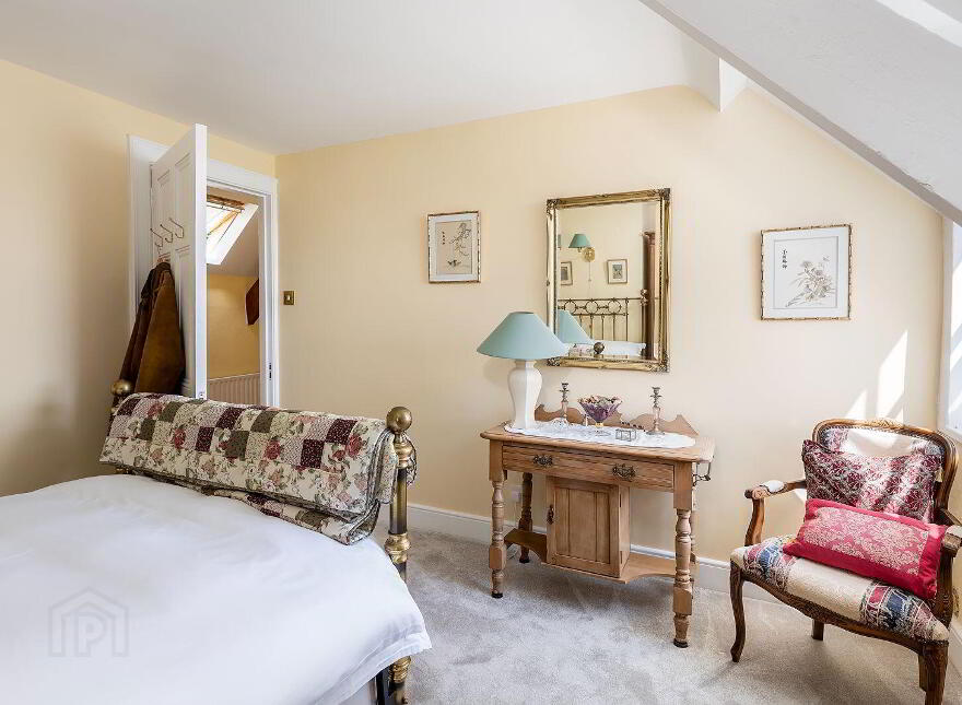 Brecon Lodge, East, East Ferry, P25WV60