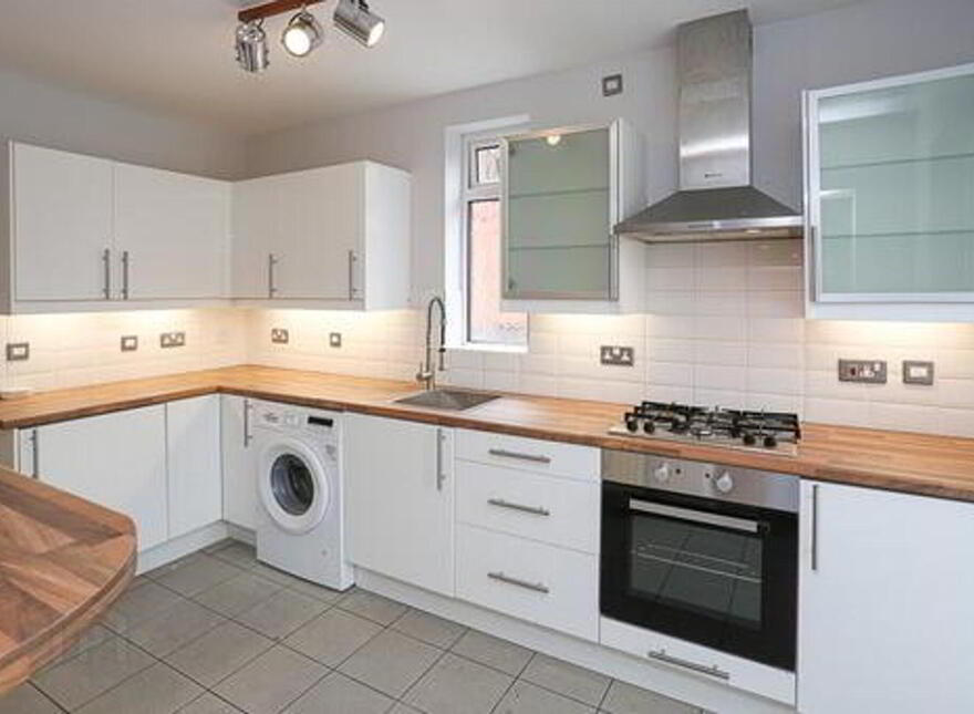9 Lyndhurst Drive, Belfast, BT13 3PA