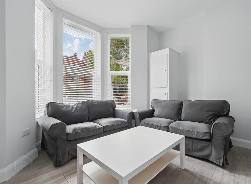 Apt 1, 37 Wellington Park, Lisburn Road, Belfast, BT9 6DN