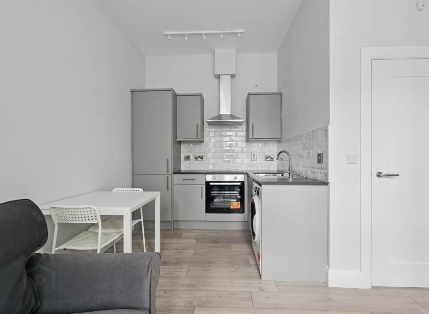 Apt 1, 37 Wellington Park, Lisburn Road, Belfast, BT9 6DN