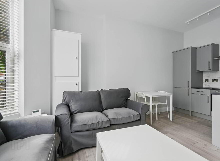Apt 1, 37 Wellington Park, Lisburn Road, Belfast, BT9 6DN
