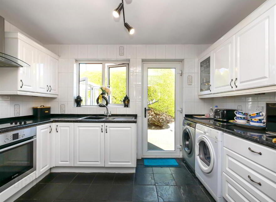 9 Winchester Drive, Carryduff, Belfast, BT8 8QD