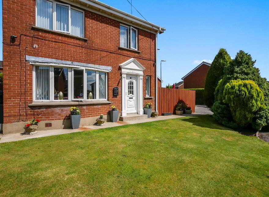 9 Winchester Drive, Carryduff, Belfast, BT8 8QD