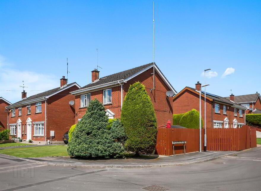 9 Winchester Drive, Carryduff, Belfast, BT8 8QD