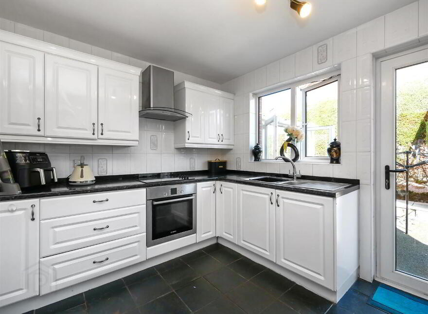 9 Winchester Drive, Carryduff, Belfast, BT8 8QD