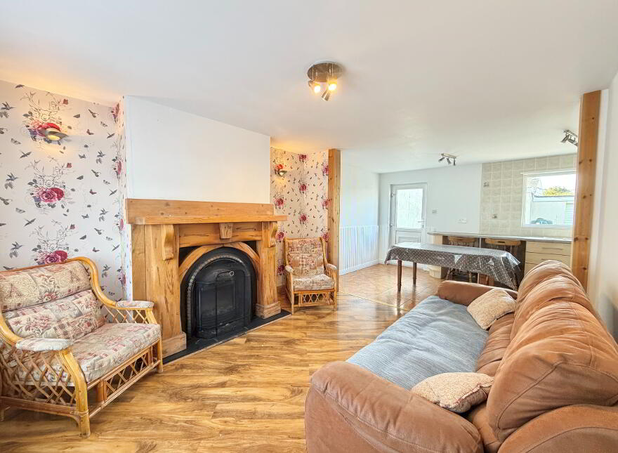 33 Ardnamaine, Cullybackey, Ballymena, BT42 1SY