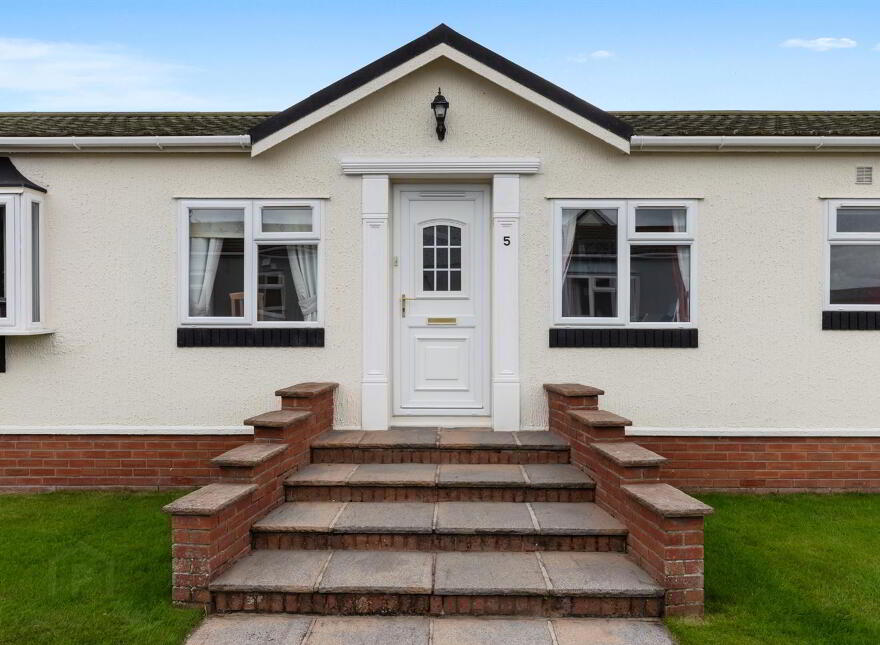 5 Swallow Crescent, Ballyhalbert, BT22 1BF