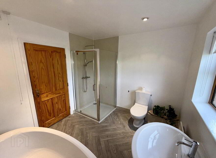 8 Kings Chase, Gravelhill Road, Lisburn, BT27 5ST