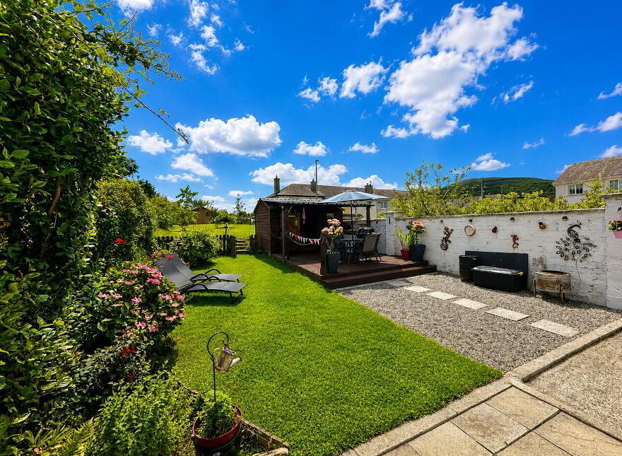 Cherry Blossom House, Saint Mullins Road, Tinnahinch, Graiguenamanagh, R95EK57