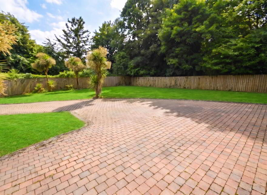 3 The Park, Dunmurry, Belfast, BT17 0ER