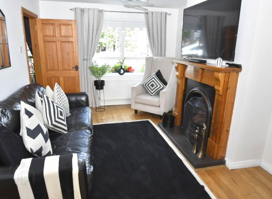 15 Mount Eagles Square, Belfast, BT17 0GY