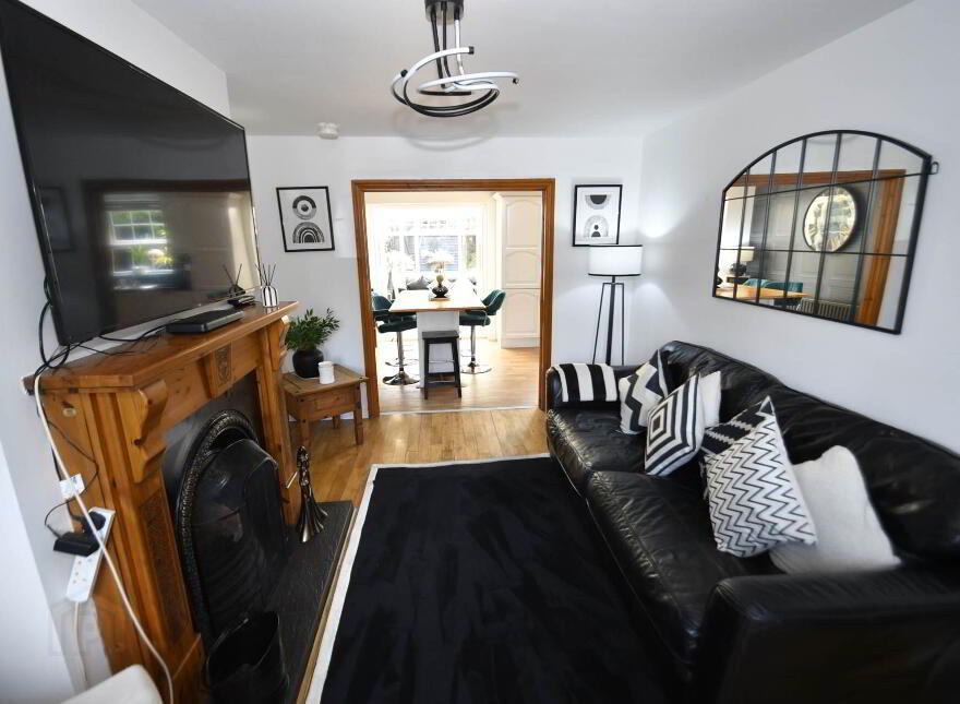 15 Mount Eagles Square, Belfast, BT17 0GY