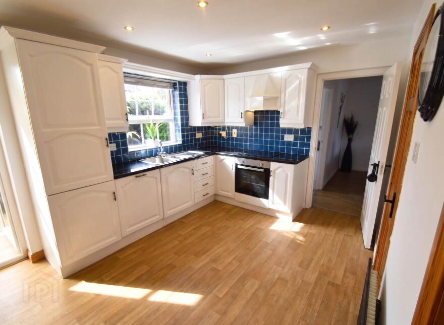 15 Mount Eagles Square, Belfast, BT17 0GY