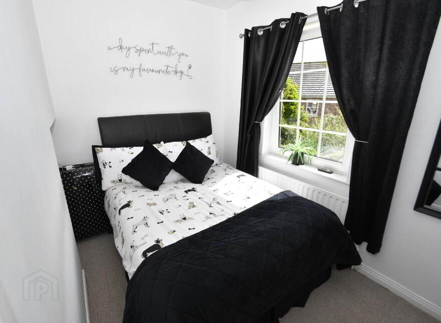 15 Mount Eagles Square, Belfast, BT17 0GY