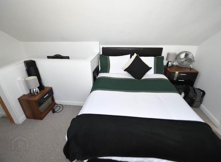 15 Mount Eagles Square, Belfast, BT17 0GY