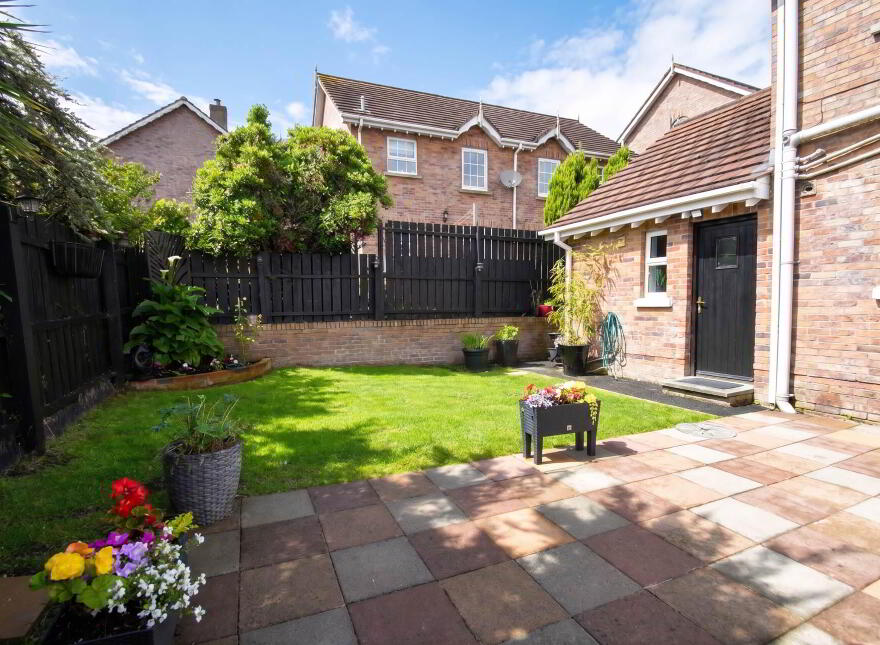 15 Mount Eagles Square, Belfast, BT17 0GY