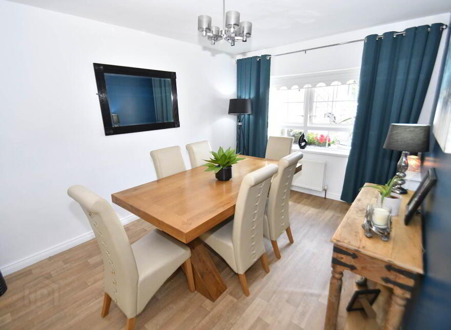 15 Mount Eagles Square, Belfast, BT17 0GY