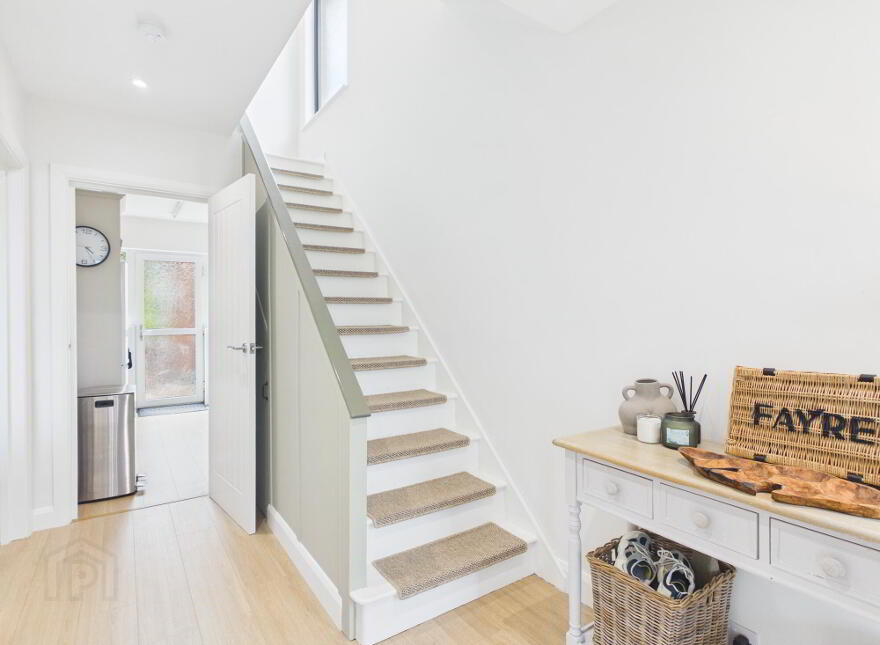 25 Delamont Park, Belfast, BT6 9RJ