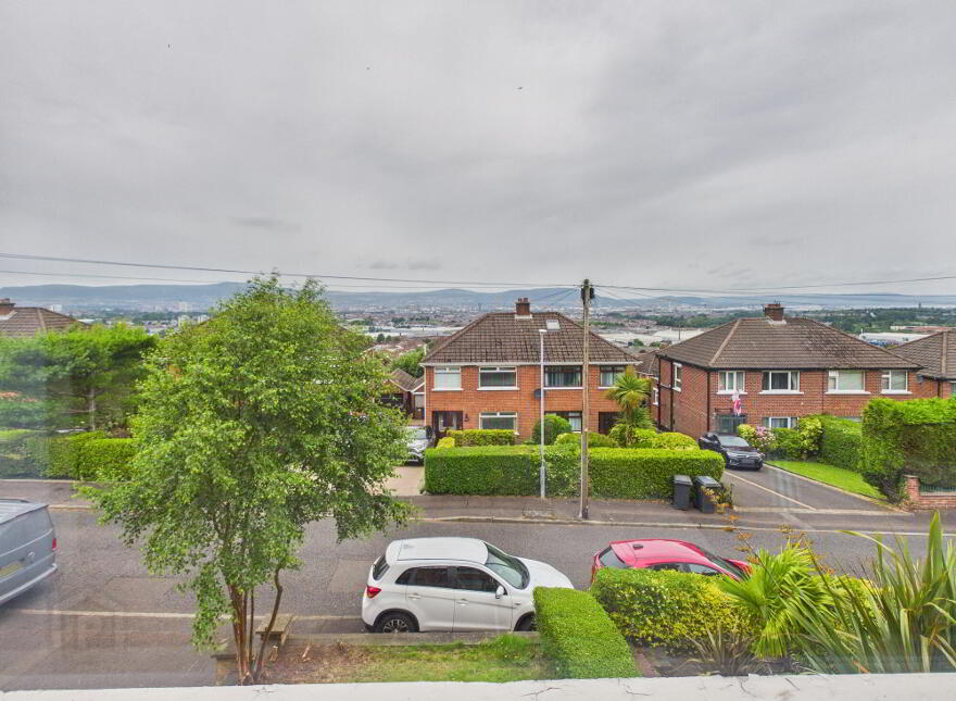25 Delamont Park, Belfast, BT6 9RJ