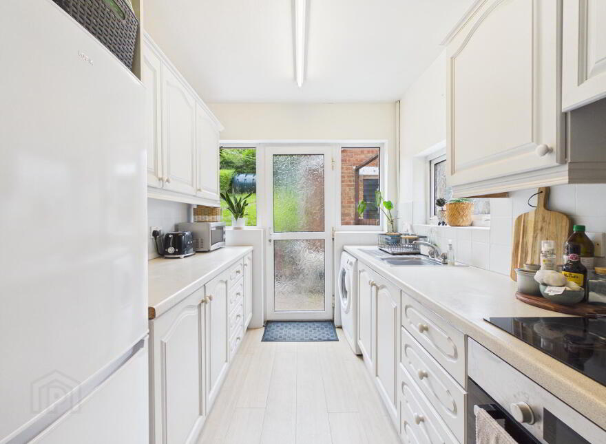 25 Delamont Park, Belfast, BT6 9RJ