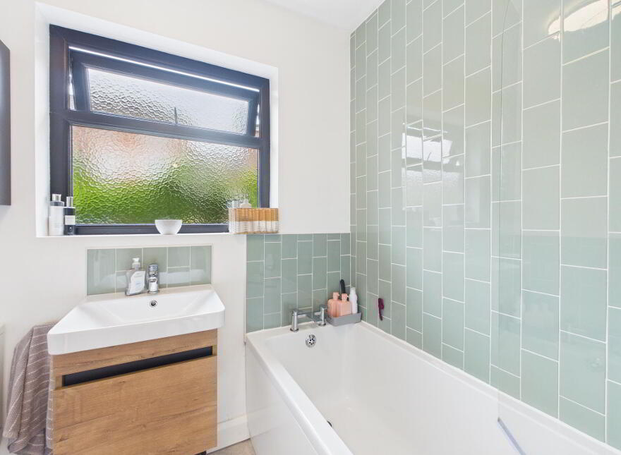 25 Delamont Park, Belfast, BT6 9RJ