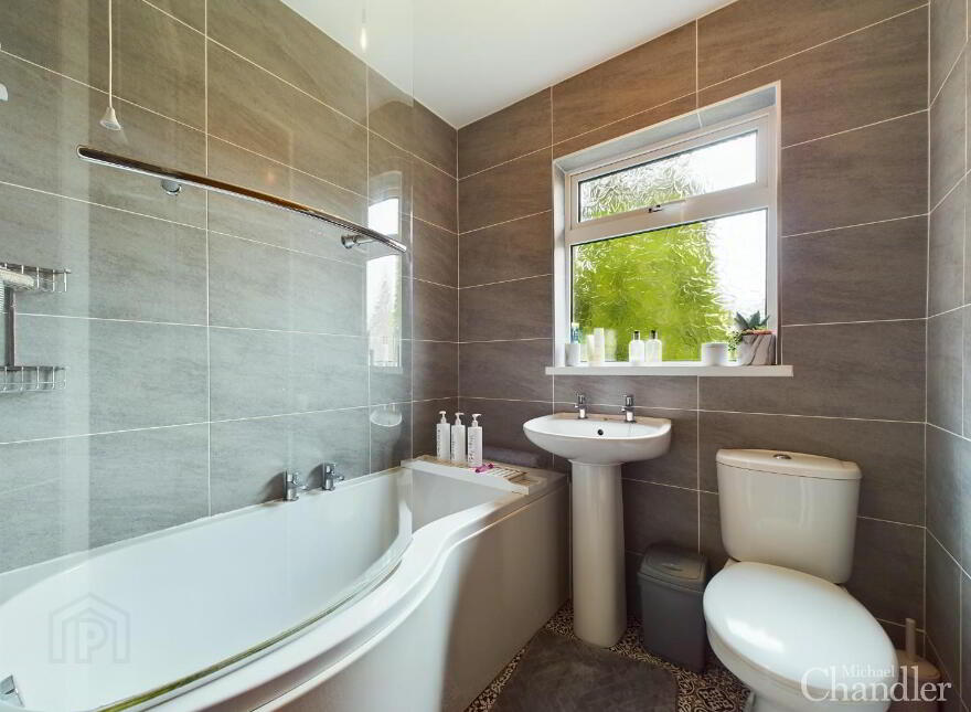 41 Ravenhill Court, Belfast, BT6 8FS