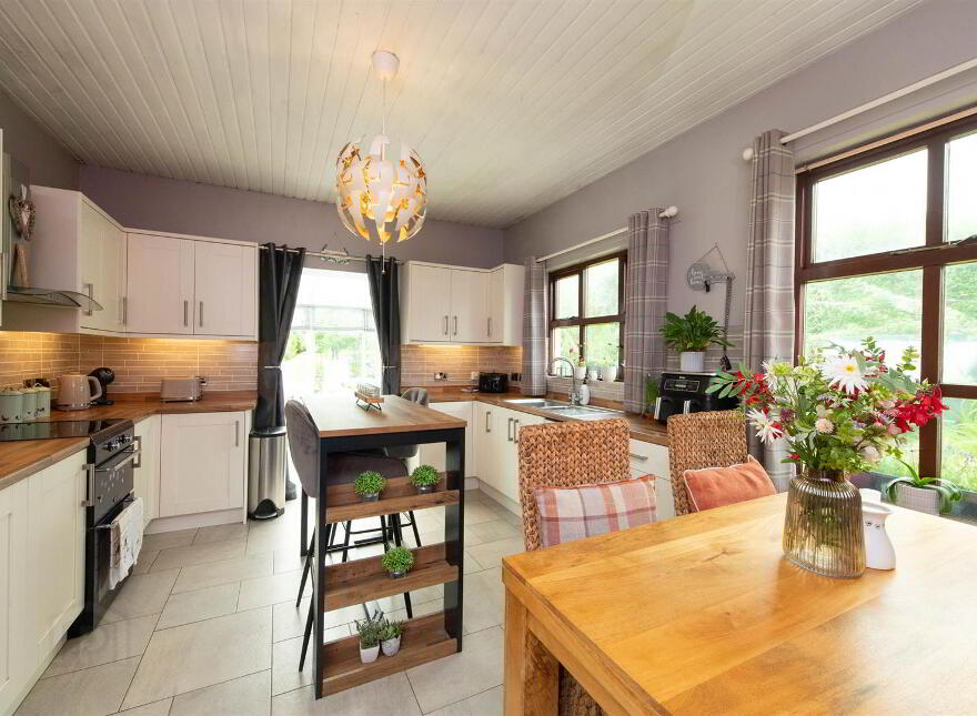 48 Ballymaglave Road, Ballynahinch, BT24 8QB