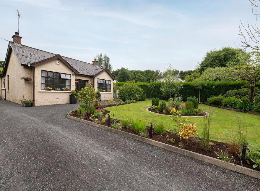 48 Ballymaglave Road, Ballynahinch, BT24 8QB