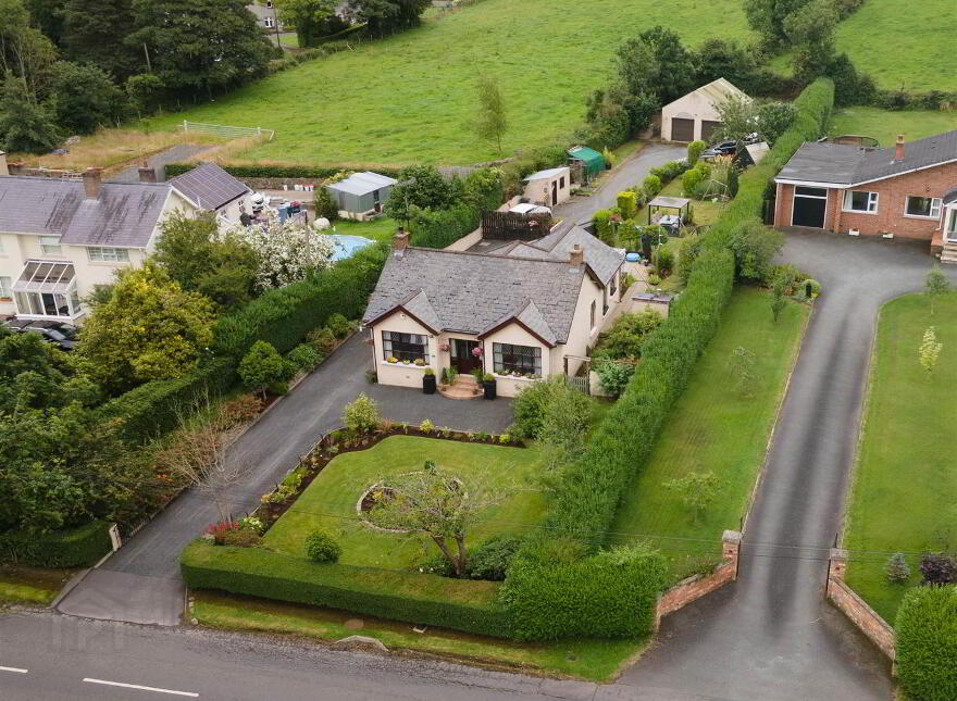 48 Ballymaglave Road, Ballynahinch, BT24 8QB