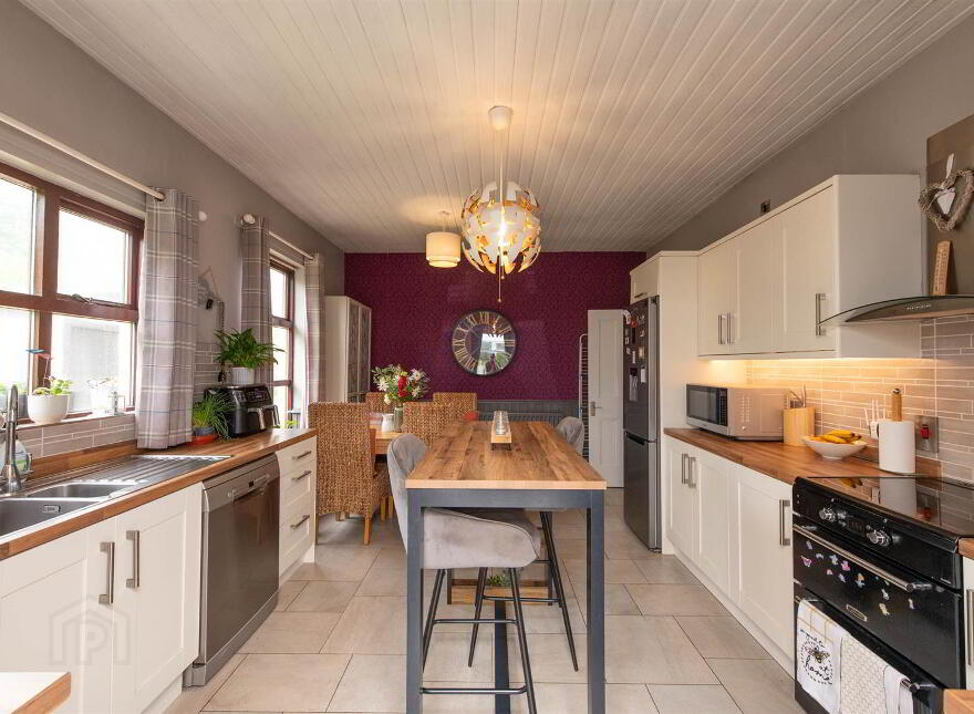 48 Ballymaglave Road, Ballynahinch, BT24 8QB