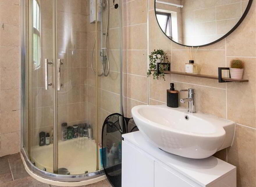 48 Ballymaglave Road, Ballynahinch, BT24 8QB