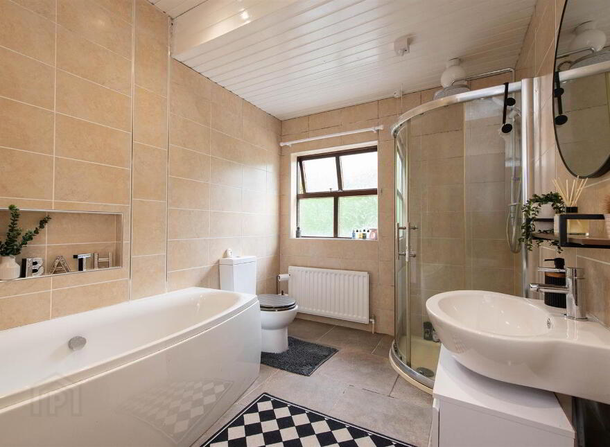 48 Ballymaglave Road, Ballynahinch, BT24 8QB