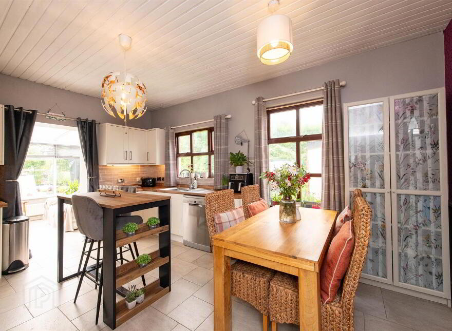 48 Ballymaglave Road, Ballynahinch, BT24 8QB