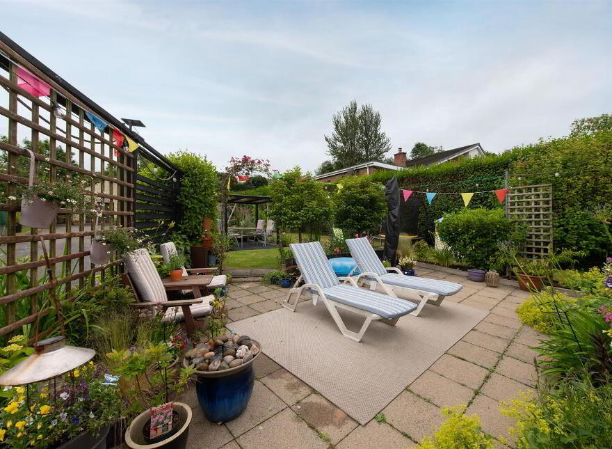 48 Ballymaglave Road, Ballynahinch, BT24 8QB
