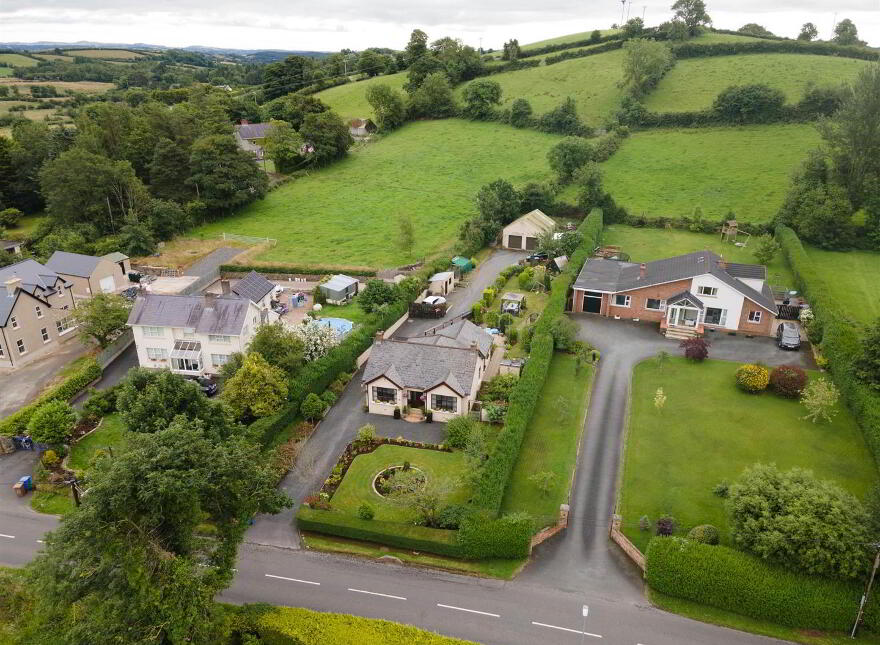 48 Ballymaglave Road, Ballynahinch, BT24 8QB