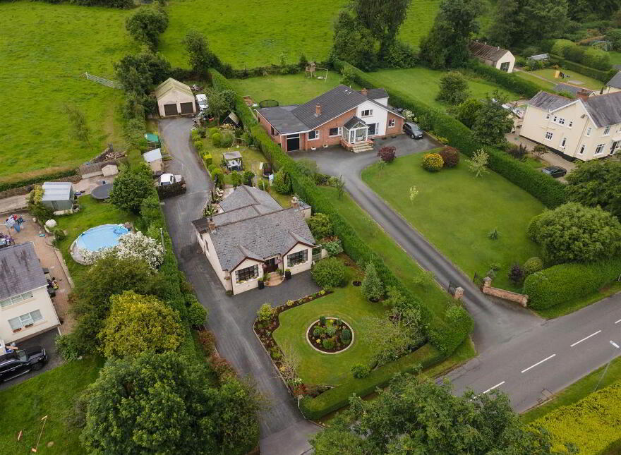 48 Ballymaglave Road, Ballynahinch, BT24 8QB