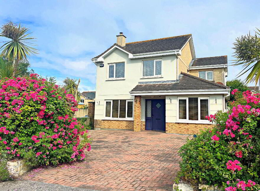 28 An Grianán, Ballinroad, Dungarvan, X35KX65 photo