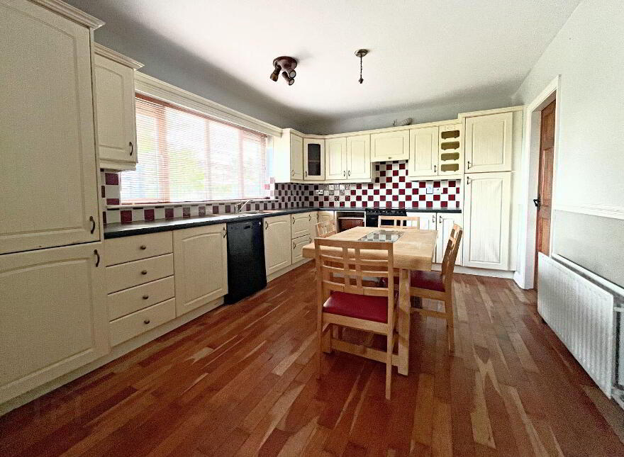 28 An Grianán, Ballinroad, Dungarvan, X35KX65