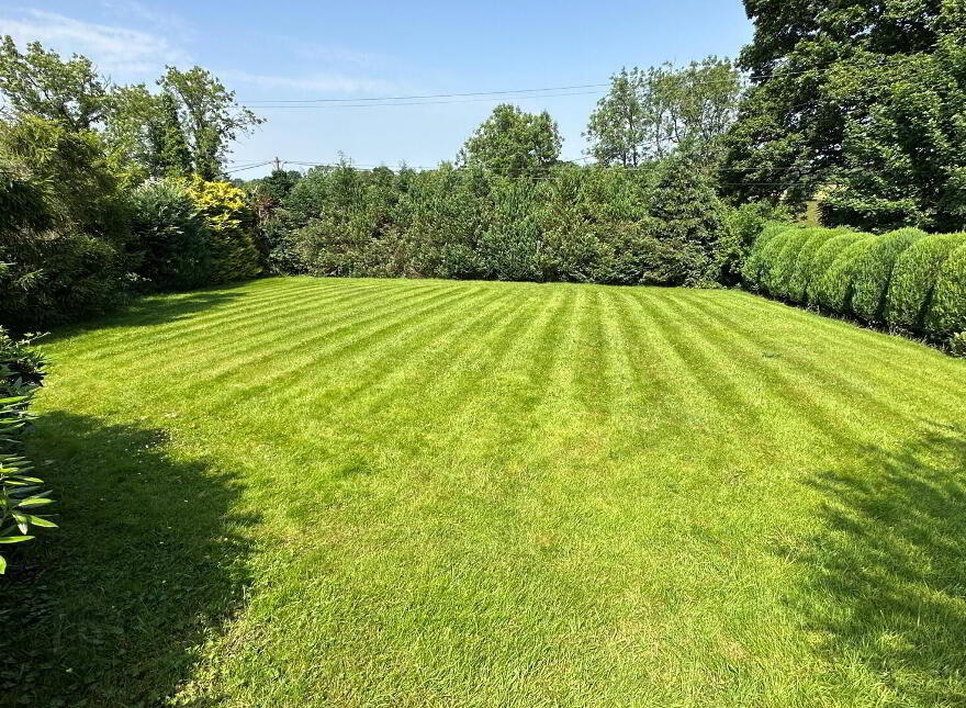18 Skeagh Road, Kinallen, Dromore, BT25 2QE