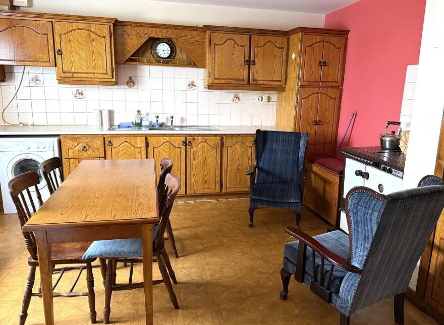 Glentara, Roscrea, E53TV02