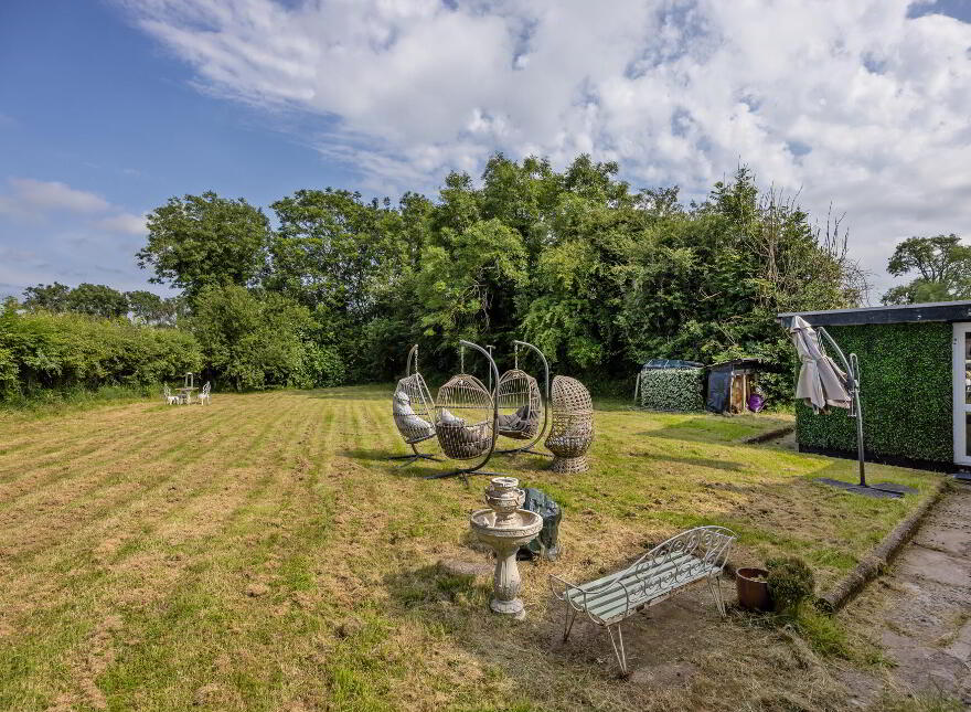44 Garlandstown Road, Glenavy, Crumlin, BT29 4HJ