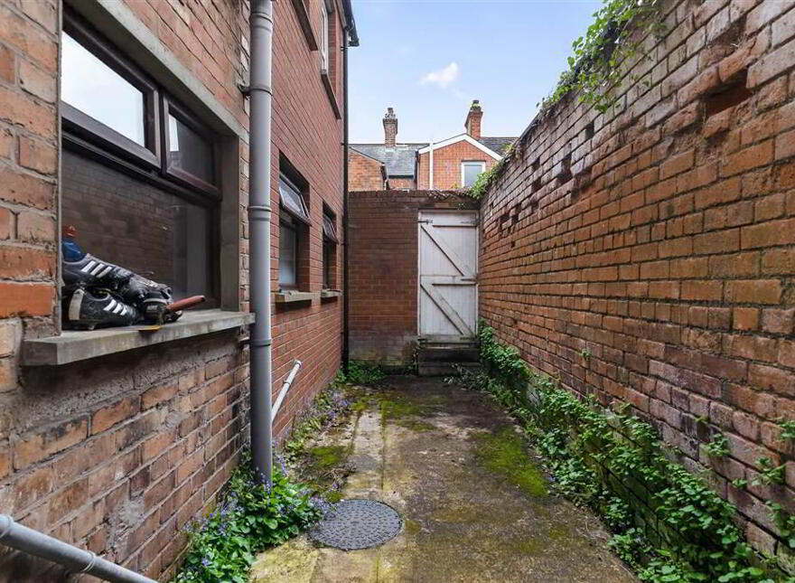 5 Stranmillis Park, Off Stranmillis Road, Belfast, BT9 5AU