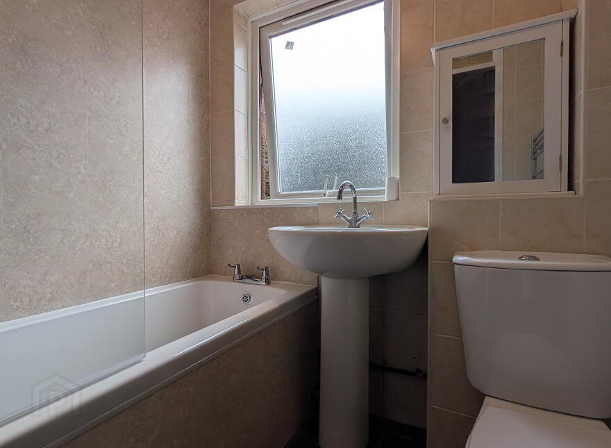 81 Maryville Street, Dublin Road, Belfast, BT7 1AE