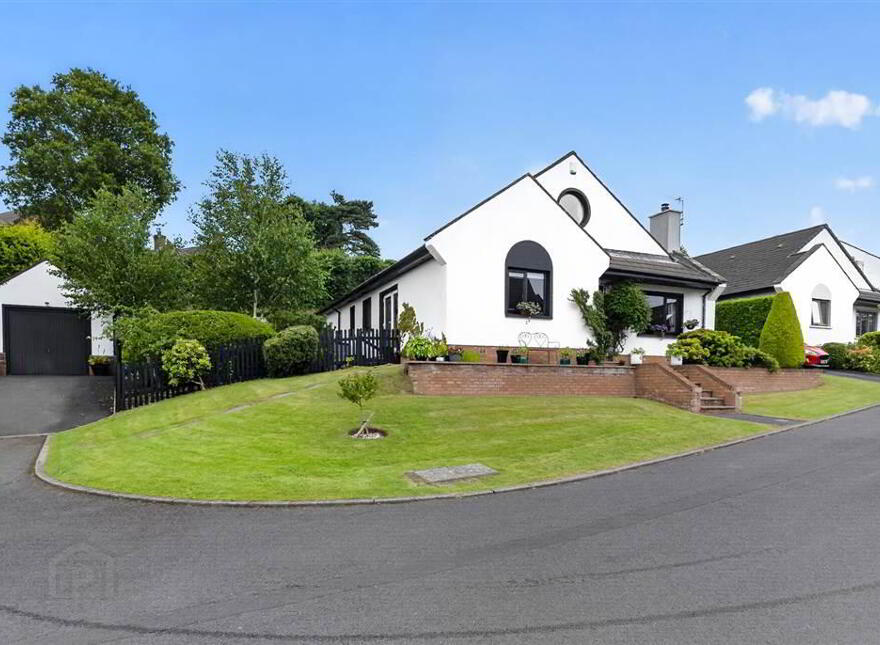 27 Royal Lodge Avenue, Belfast, BT8 7YR
