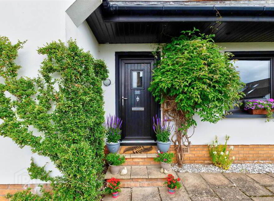 27 Royal Lodge Avenue, Belfast, BT8 7YR