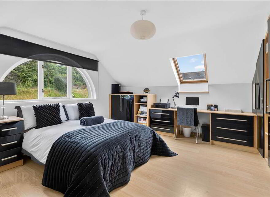 27 Royal Lodge Avenue, Belfast, BT8 7YR