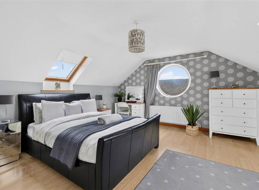 27 Royal Lodge Avenue, Belfast, BT8 7YR