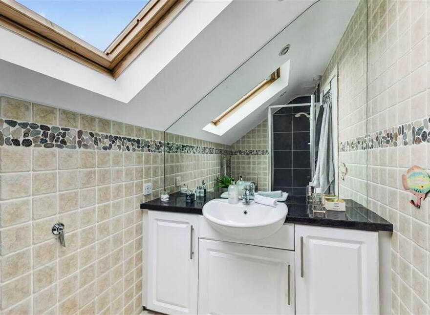 27 Royal Lodge Avenue, Belfast, BT8 7YR