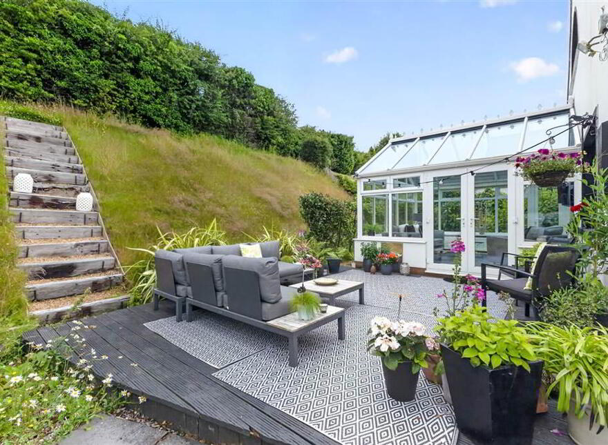 27 Royal Lodge Avenue, Belfast, BT8 7YR